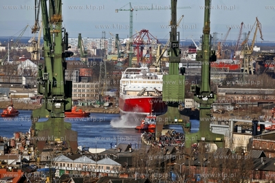 Stocznia Gdansk. Pochylnia B1. Wodowanie promu pasazersko-samochodowego...