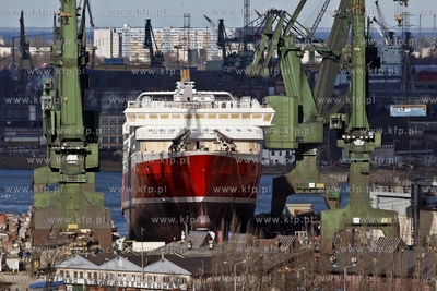 Stocznia Gdansk. Pochylnia B1. Wodowanie promu pasazersko-samochodowego...