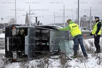 Groźnie wyglądający wypadek na skrzyżowaniu ulic...
