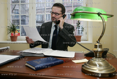 Jaroslaw Walesa w swoim biurze poselskim w Gdansku.
09.02.2006
fot....