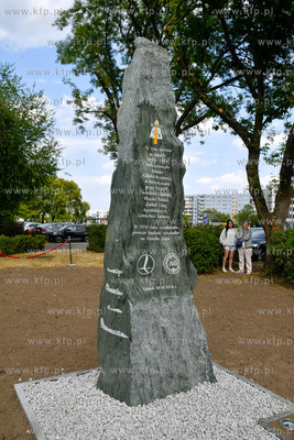 Zaspa, ul. Pilotów 3. 50. urodziny osiedla Zaspa....