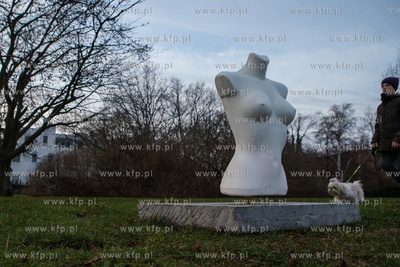 Tajemnicza instalacja przy Promenadzie Królowej Marysieńki...