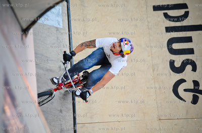 Gdansk. Plac Zebran Ludowych. Baltic Games, festiwal...