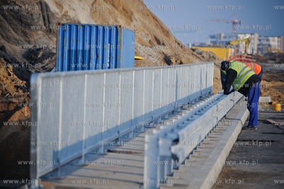 Gdansk. Budowa wezla drogowego Karczemki i trasy WZ....