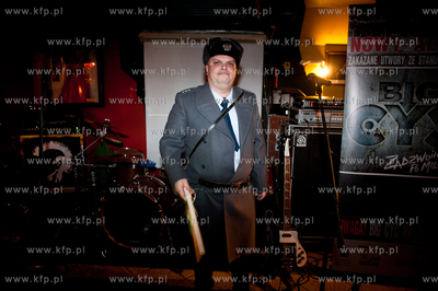 Gdansk. Gazeta Rock Cafe. Zadzwoncie po milicje! przedpremierowy...