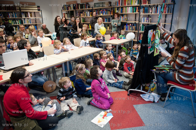 Otwarcie Biblioteki Manhattan w CH Manhattan.
Nz teatrzyk...