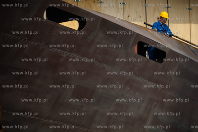 Stocznia Gdansk. Pochylnia B1. Wodowanie promu pasazersko...