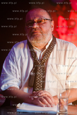 Gdansk. Oliwa. Dom Zarazy. Pisarz Pawel Huelle czyta...