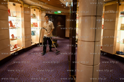 Port w Gdyni. Nabrzeze Francuskie. Wizyta wycieczkowca...