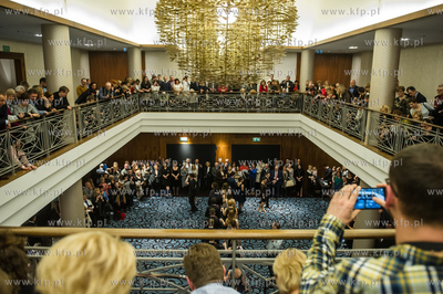 Sopot. Centrum konferencyjne hotelu Sheraton. Studniowka...