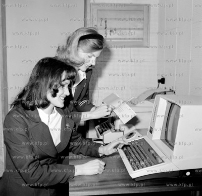 Pracownice gdanskiego biura LOTU Malgorzata Bednarczuk...