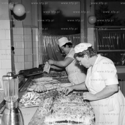 W cukierni. 
12.1966
0000639z_grudzien1966
Fot. Zbigniew...