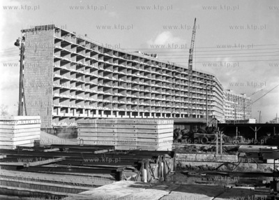 Budowa budynku mieszkalnego tzw. falowca na gdańskim...