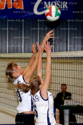 Rumia. W pierwszym meczu play-off II lLigi Pilki Siatkowej...