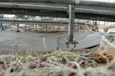 Ustka. Nieczynny jest wiadukt w Ustce w ciagu drogi...