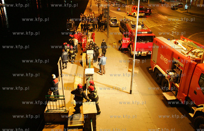 Szczecin. Okolo godz 00.20 samochod osobowy marki BMW...