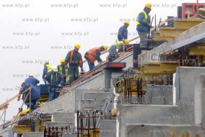 Gdynia. Budowa nowego stadionu pilkarskiego przy ul....