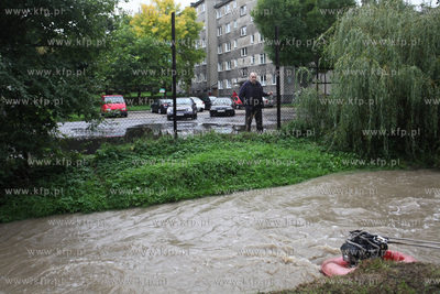 W wyniku duzych opadow deszczu doszlo do przerwania...