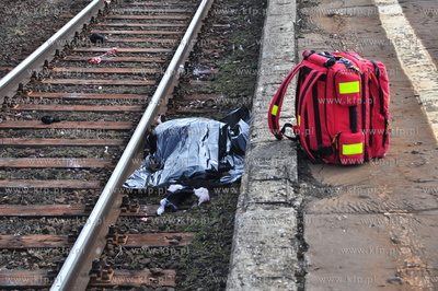 Stojacy w Gdyni Orlowie na peronie dalekobieznym 34letni...