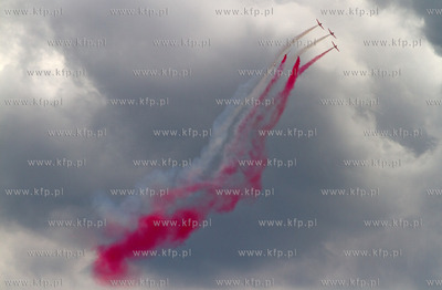 Festyn lotniczy z okazji 100-lecia lotnictwa w Elblagu....