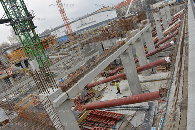 Gdynia. Na terenie sasiadujacym z apartamentowcem Sea...