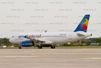 Port Lotniczy Gdansk. Nz.Airbus 320 czrterowej linii...