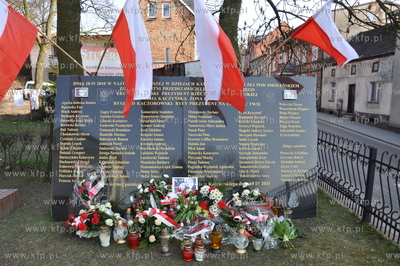 Koscierzyna - pamiatkowa tablica poswiecona ofiarom...