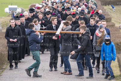 Droga Krzyzowa na Gorze Jana Paw  a II w Pelplinie...