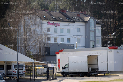 Gdynia - Cisowa. Night Club Bodega przy stacji paliw...