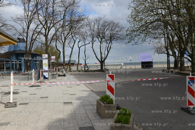 Gdynia w czasie epidemii koronawirusa COVID-19. Zamkniete...