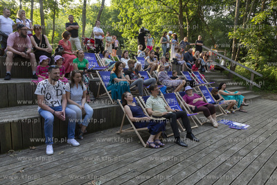 Amfiteatr w parku w Wojanowie. Otwarcie wystawy pochodzącego...