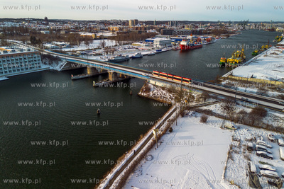 Panaroma Gdańska, widok na Most Siennicki i bazę...