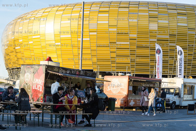 Gdańsk. Jemy na Stadionie. Największy zlot food trucków...