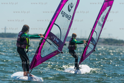 Plaza w Sopocie, przy Sopockim Klubie Zeglarskim. Briefing...