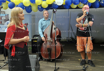 Festyn "Zeszyt dla ucznia" na terenie Gdanskiego Domu...