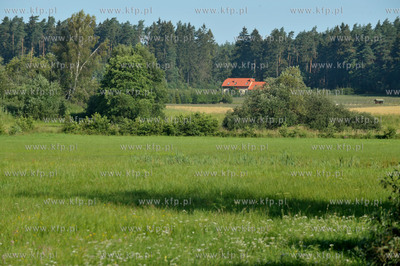Wies Sulmin na Kaszubach w gminie Zukowo. 5.08.2011...
