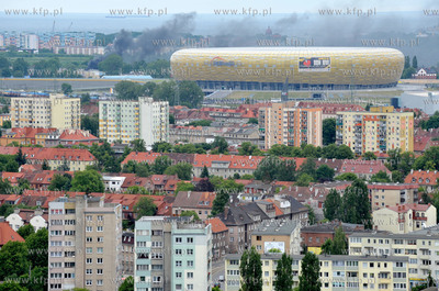 Wrzeszcz. Widok na pozar na ul. Starowiejskiej w okolicy...