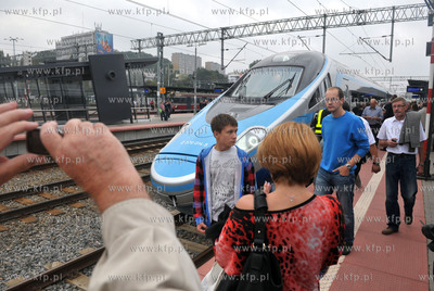 Stacja PKP Gdynia Glowna. Pokaz testowego pociagu pendolino....
