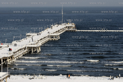 Sopot. Molo widziane z latarni morskiej.
05.02.2010
fot....