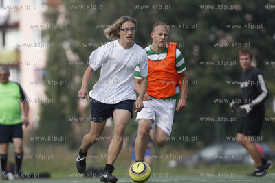 Gdansk Zaspa. Pilkarski turniej dzikich druzyn Do przerwy...