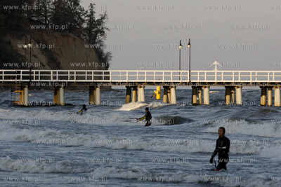 Gdynia Orlowo. Kitesurfing.
25.10.2011
fot. Krzysztof...