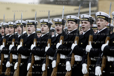 Port Wojenny w Gdyni Oksywie. Rozformowanie dowodztwa...