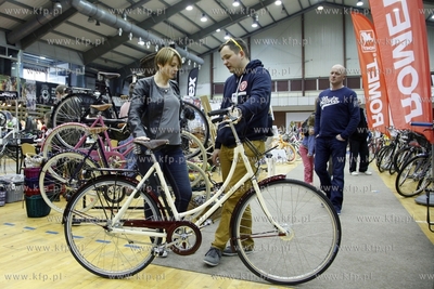 Hala AWFiS w Gdansku. Festiwal rowerowy.
30.03.2014
fot....