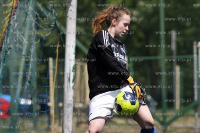 Gdansk Zaspa. Pilkarski turniej dzikich druzyn Do przerwy...