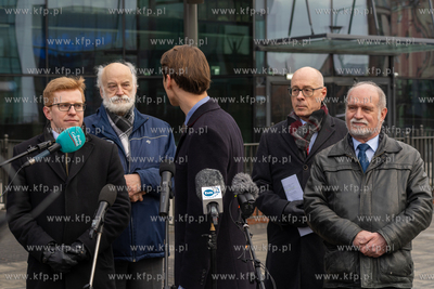 Konferencja prasowa posła Kacpra Płażyńskiego w...