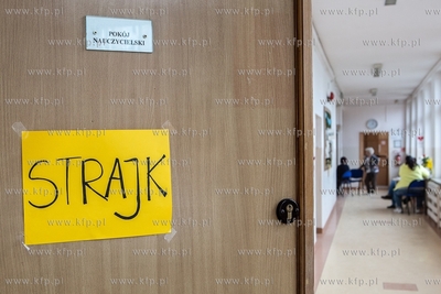 Gdańsk. Strajk nauczycieli w X Liceum Ogólnokształcącym....