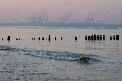 Gdańsk, Górki Zachodnie. Zimowy krajobraz nad morzem....