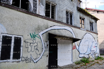 Gdansk Oliwa. Niszczejacy budynek po dawnej piekarni...