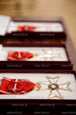 Gdansk. Historyczna sala BHP. Wreczenie odznaczen panstwowych,...