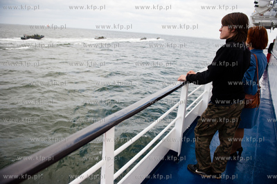 Zatoka Gdanska. Pokaz akcji odbijania zakladnikow ze...